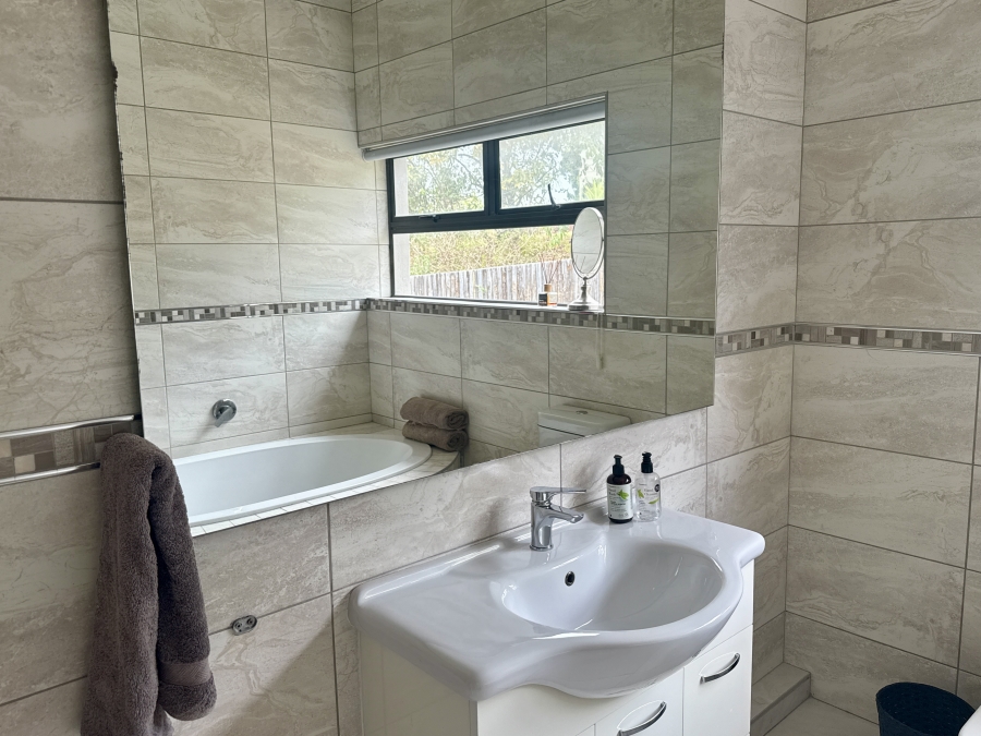 4 Bedroom Property for Sale in Knysna Heights Western Cape